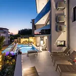 Aurea De Luxe Luxus Mit Beheiztem Pool Insel Krk Appartamento