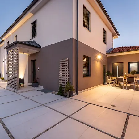 Aurea De Luxe Luxus Mit Beheiztem Pool Insel Krk * Malinska