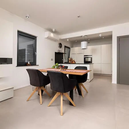 Apartment Aurea De Luxe Luxus Mit Beheiztem Pool Insel Krk Malinska