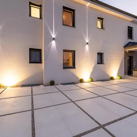 Aurea De Luxe Luxus Mit Beheiztem Pool Insel Krk Malinska